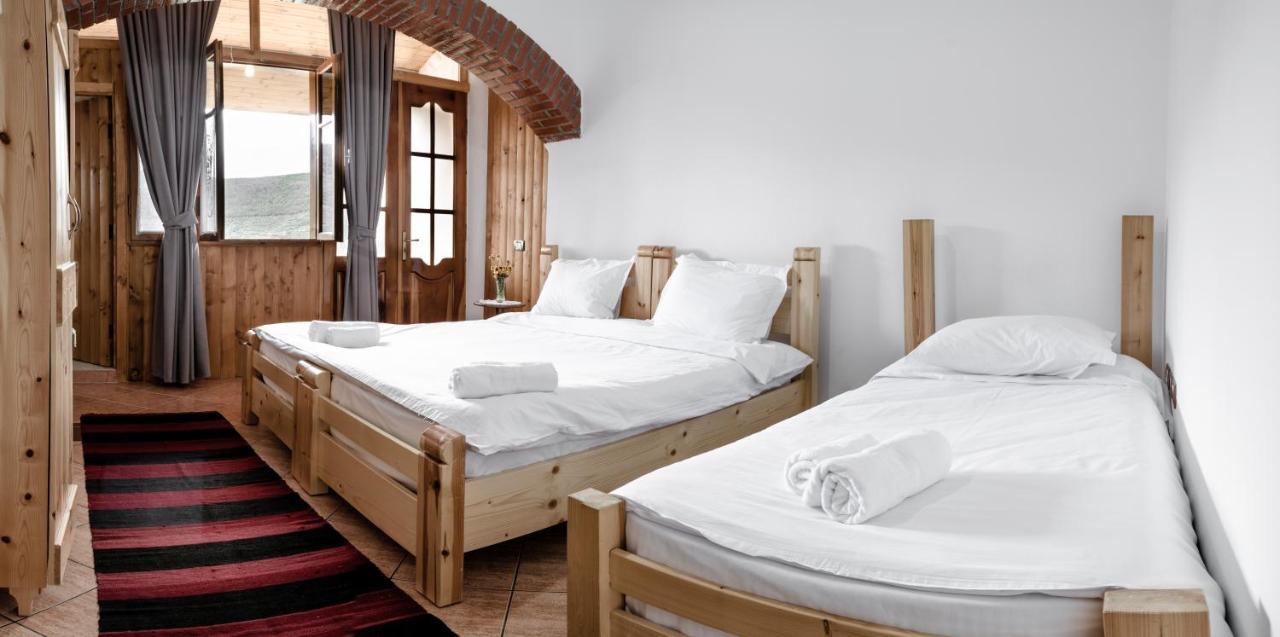 Alpeta Agrotourism & Winery - Roshnik , Berat Hotel Exterior photo